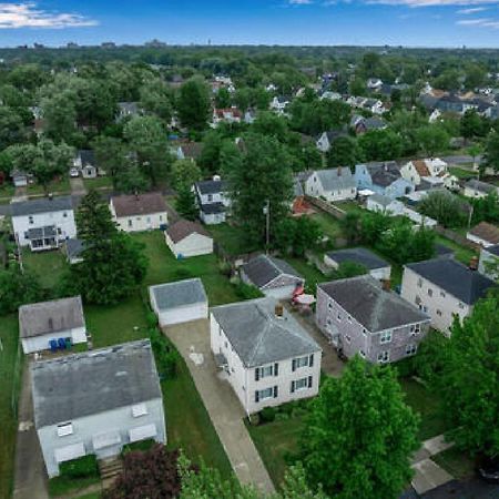 Gorgeous 2 Queen Bedroom Lower Apartment In North Buffalo With Free Driveway Parking Esterno foto